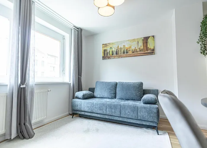 Chic 1br & 1lr Only 9 Min To Center, King Bed, Metro Access